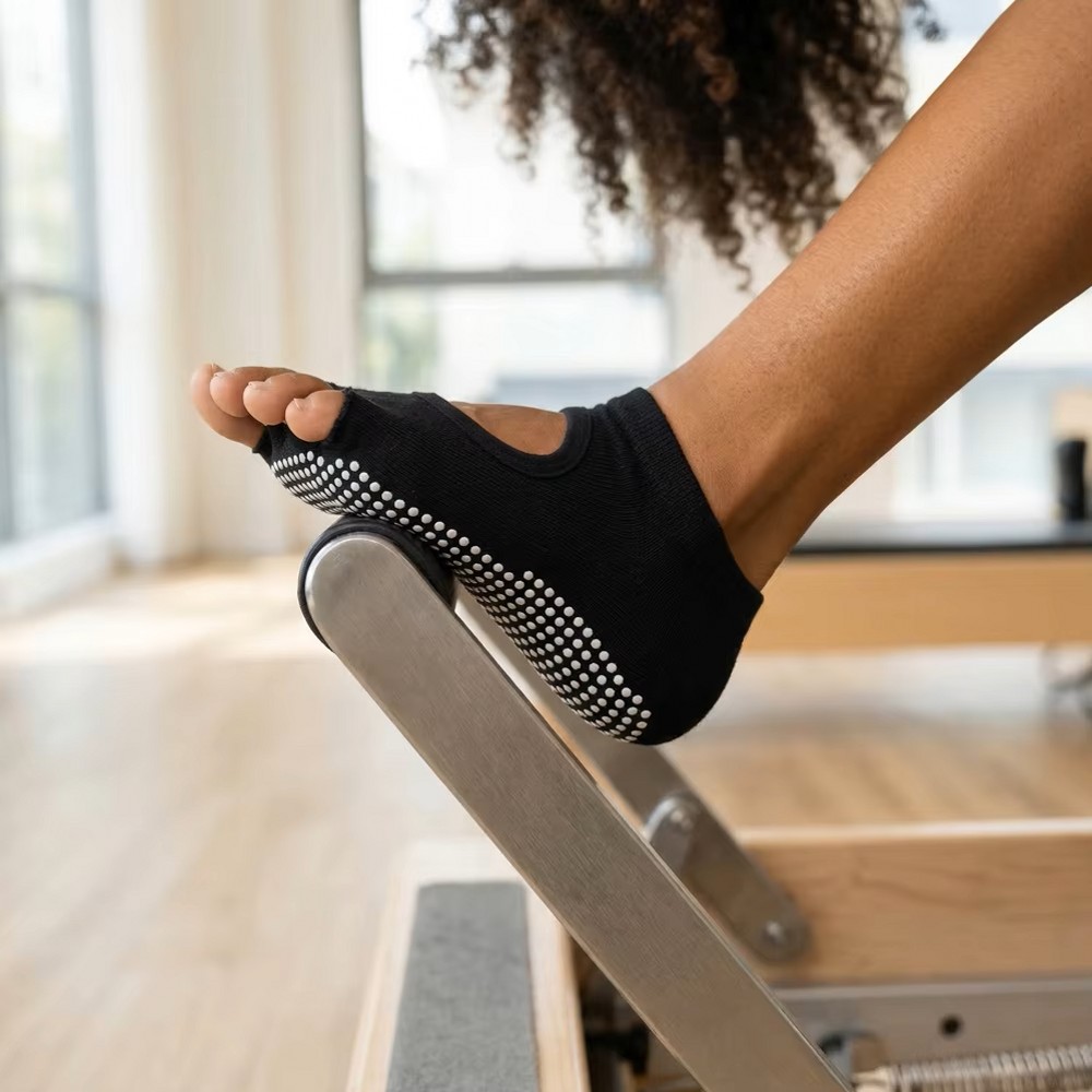 Backless Five Toe Yoga Socks O - огляд і ціна Yoga Fitness Studio