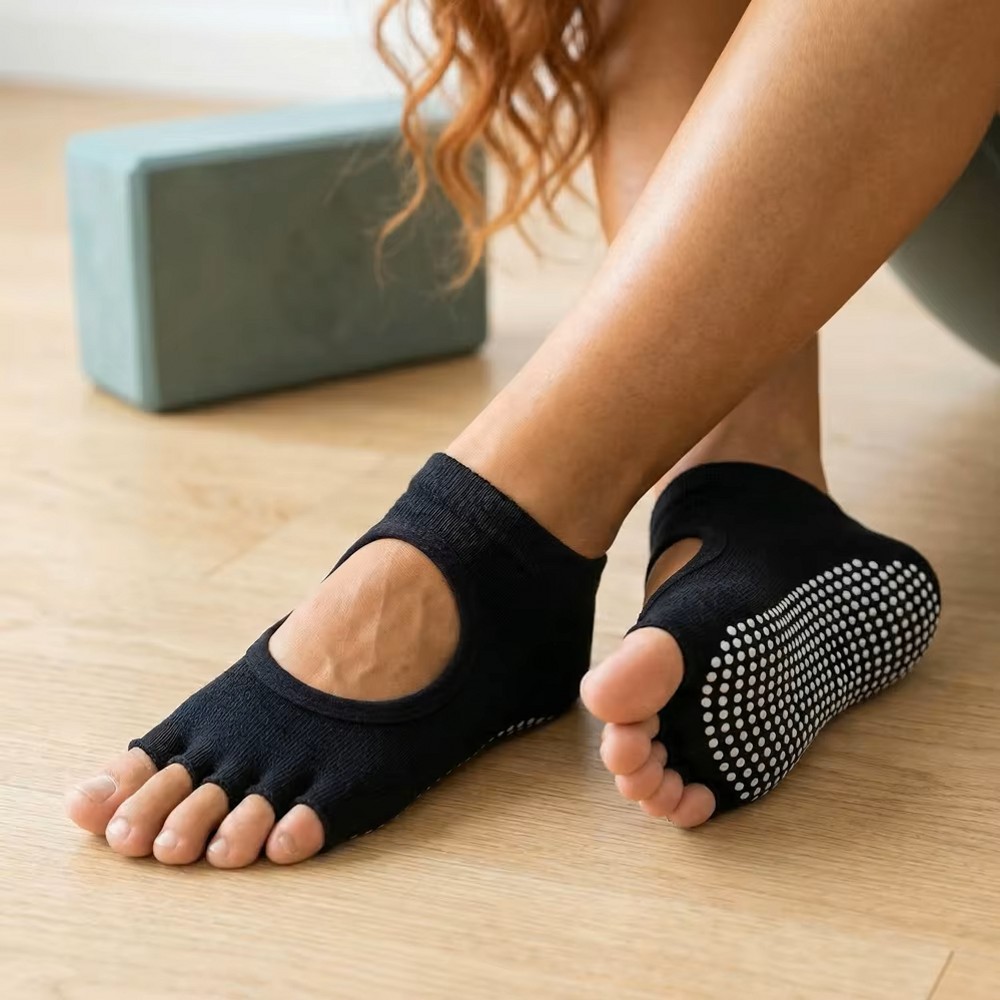 Backless Five Toe Yoga Socks O - огляд і ціна Yoga Fitness Studio